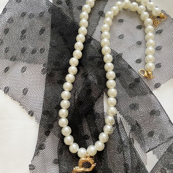 Initial pearl necklace - Picture 2 of 3